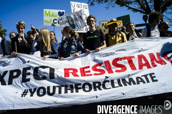 Les jeunes marchent pour le climat.