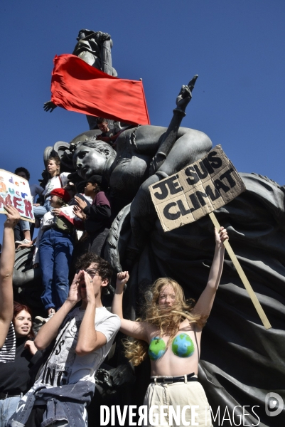 Greve mondiale pour le climat, étudiants et scolaires. Climate justice. Global strike for the climate with youth