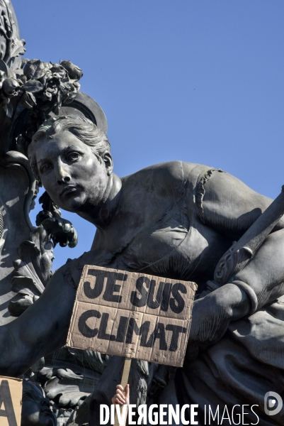 Greve mondiale pour le climat, étudiants et scolaires. Climate justice. Global strike for the climate with youth