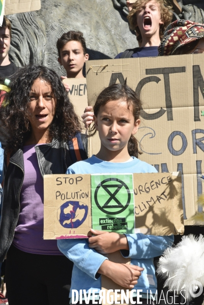 Greve mondiale pour le climat, étudiants et scolaires. Climate justice. Global strike for the climate with youth