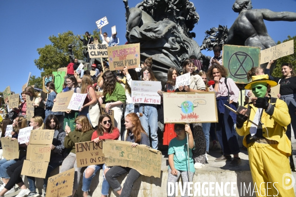 Greve mondiale pour le climat, étudiants et scolaires. Climate justice. Global strike for the climate with youth