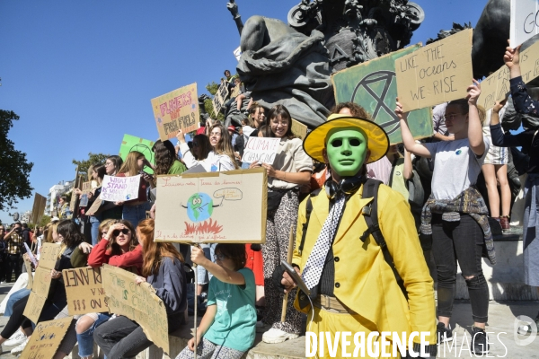 Greve mondiale pour le climat, étudiants et scolaires. Climate justice. Global strike for the climate with youth