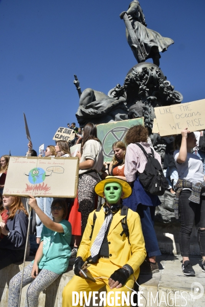 Greve mondiale pour le climat, étudiants et scolaires. Climate justice. Global strike for the climate with youth