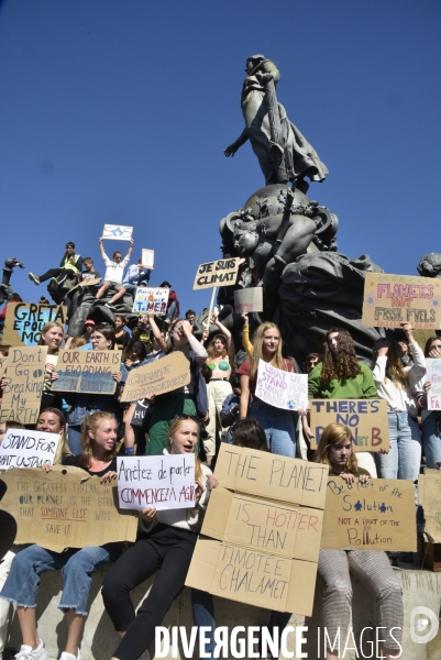 Greve mondiale pour le climat, étudiants et scolaires. Climate justice. Global strike for the climate with youth