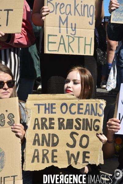 Greve mondiale pour le climat, étudiants et scolaires. Climate justice. Global strike for the climate with youth