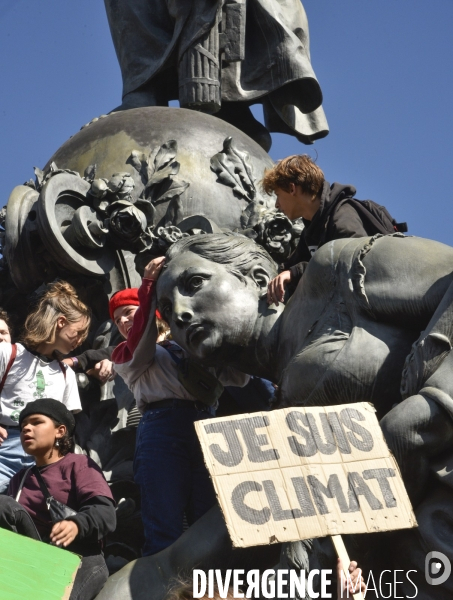 Greve mondiale pour le climat, étudiants et scolaires. Climate justice. Global strike for the climate with youth