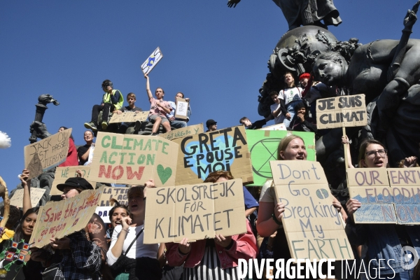 Greve mondiale pour le climat, étudiants et scolaires. Climate justice. Global strike for the climate with youth