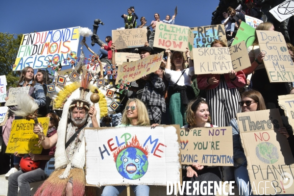 Greve mondiale pour le climat, étudiants et scolaires. Climate justice. Global strike for the climate with youth