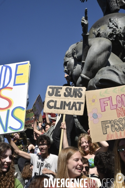 Greve mondiale pour le climat, étudiants et scolaires. Climate justice. Global strike for the climate with youth