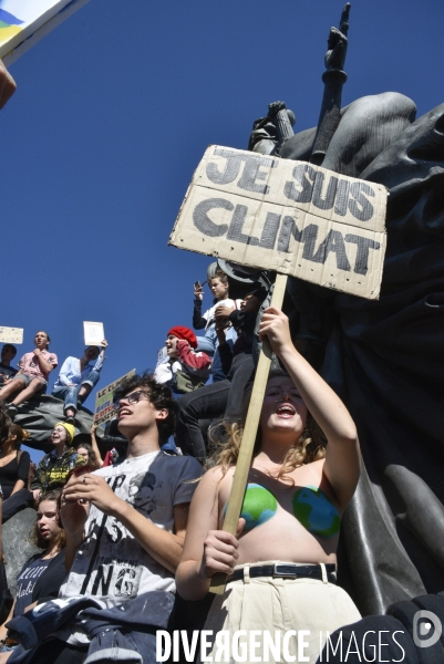 Greve mondiale pour le climat, étudiants et scolaires. Climate justice. Global strike for the climate with youth