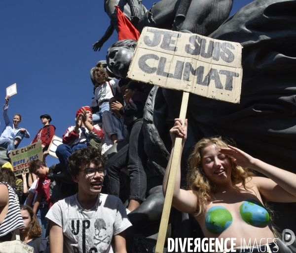 Greve mondiale pour le climat, étudiants et scolaires. Climate justice. Global strike for the climate with youth