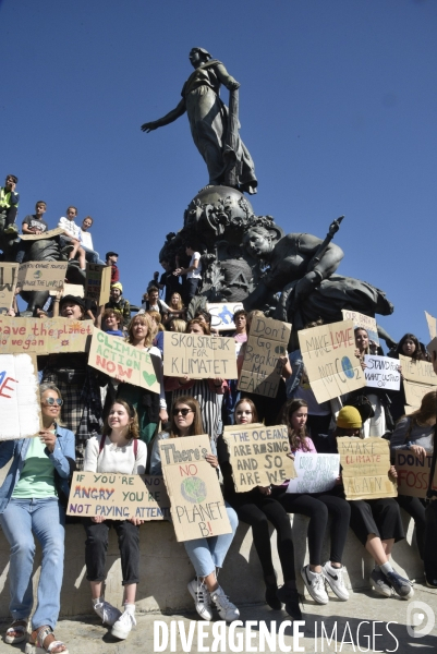 Greve mondiale pour le climat, étudiants et scolaires. Climate justice. Global strike for the climate with youth