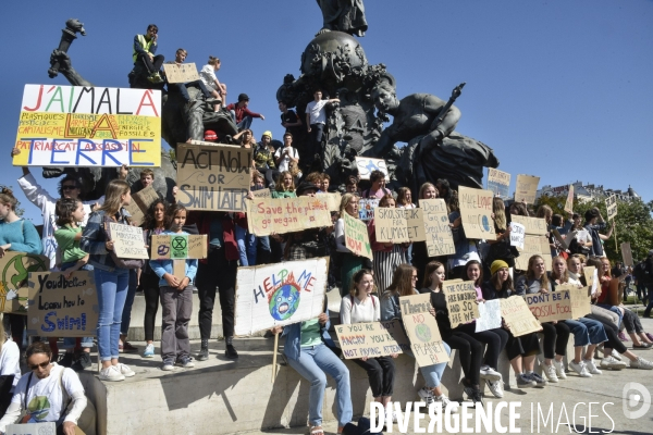 Greve mondiale pour le climat, étudiants et scolaires. Climate justice. Global strike for the climate with youth