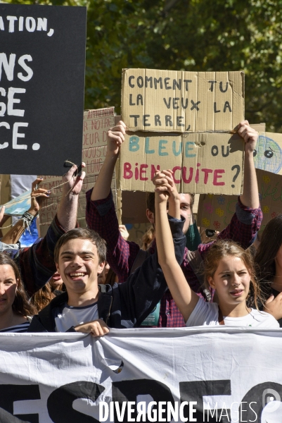 Greve mondiale pour le climat, étudiants et scolaires. Climate justice. Global strike for the climate with youth