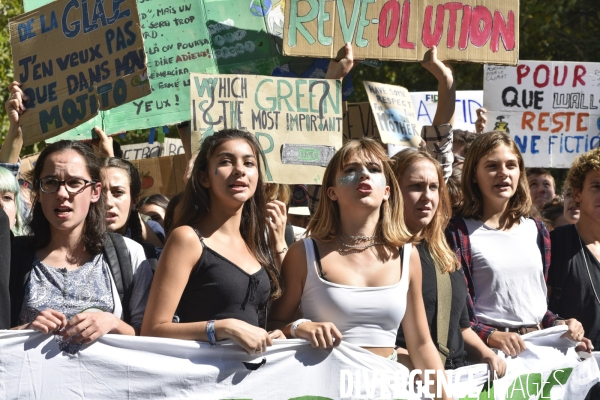 Greve mondiale pour le climat, étudiants et scolaires. Climate justice. Global strike for the climate with youth