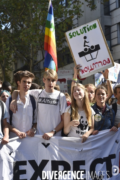 Greve mondiale pour le climat, étudiants et scolaires. Climate justice. Global strike for the climate with youth