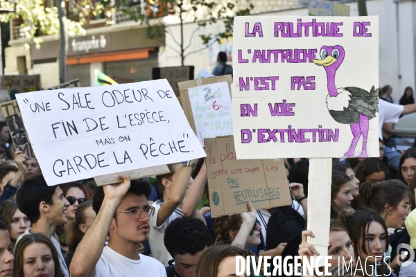 Greve mondiale pour le climat, étudiants et scolaires. Climate justice. Global strike for the climate with youth