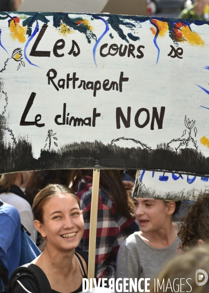 Greve mondiale pour le climat, étudiants et scolaires. Climate justice. Global strike for the climate with youth