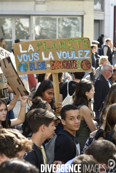 Greve mondiale pour le climat, étudiants et scolaires. Climate justice. Global strike for the climate with youth