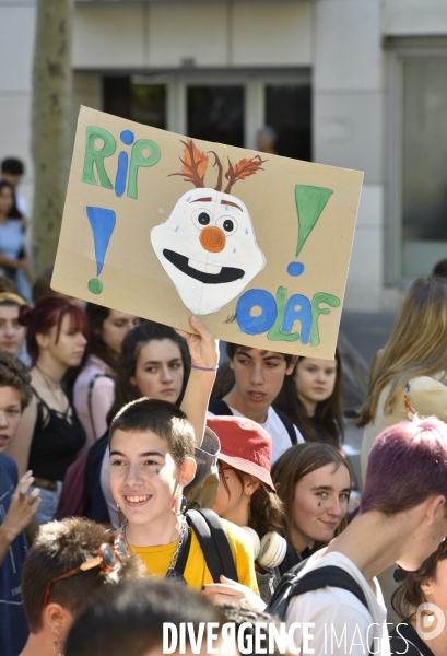 Greve mondiale pour le climat, étudiants et scolaires. Climate justice. Global strike for the climate with youth