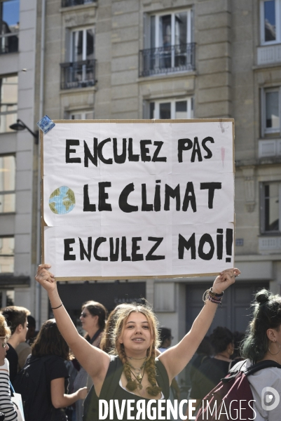 Greve mondiale pour le climat, étudiants et scolaires. Climate justice. Global strike for the climate with youth