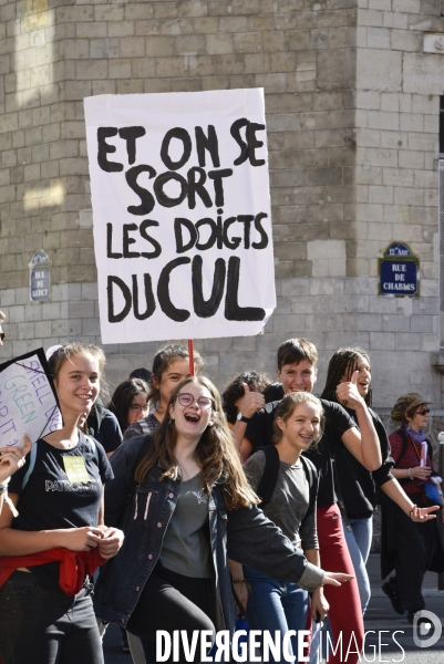 Greve mondiale pour le climat, étudiants et scolaires. Climate justice. Global strike for the climate with youth