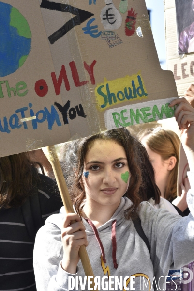 Greve mondiale pour le climat, étudiants et scolaires. Climate justice. Global strike for the climate with youth