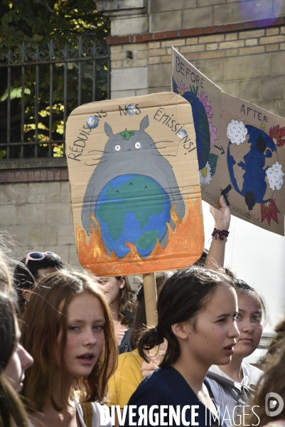 Greve mondiale pour le climat, étudiants et scolaires. Climate justice. Global strike for the climate with youth