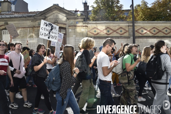 Greve mondiale pour le climat, étudiants et scolaires. Climate justice. Global strike for the climate with youth