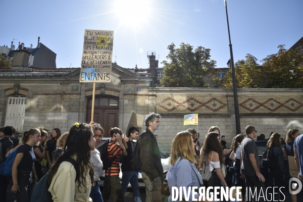 Greve mondiale pour le climat, étudiants et scolaires. Climate justice. Global strike for the climate with youth