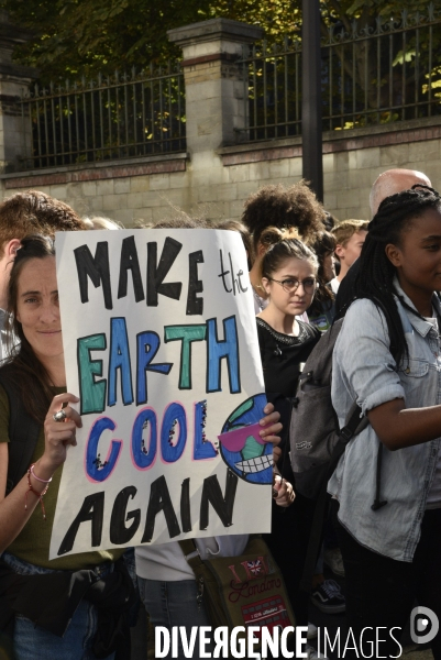 Greve mondiale pour le climat, étudiants et scolaires. Climate justice. Global strike for the climate with youth