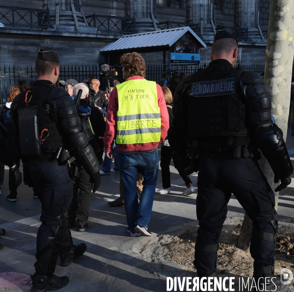 Manifestation des gilets jaunes / Acte 45