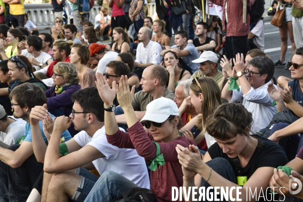 Action blocage du pont de Tolbiac en marge de la Marche pour le climat 2019, à Paris. Walk for the climate.