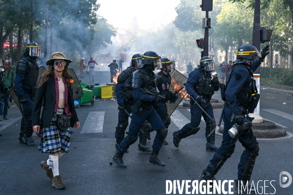 Manifestation pour le climat pertubée par les black blocks et les gilets jaunes