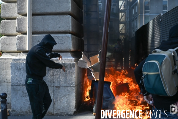 Manifestation pour le climat pertubée par les black blocks et les gilets jaunes