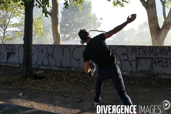 Manifestation pour le climat pertubée par les black blocks et les gilets jaunes