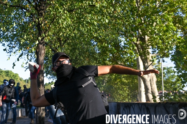 Manifestation pour le climat pertubée par les black blocks et les gilets jaunes