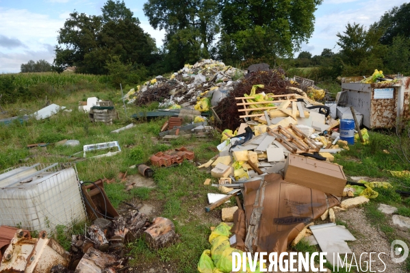 Décharge sauvage Ain