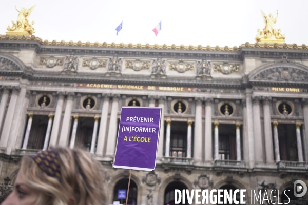 Manifestation contre les féminicides et les violences faites aux femmes