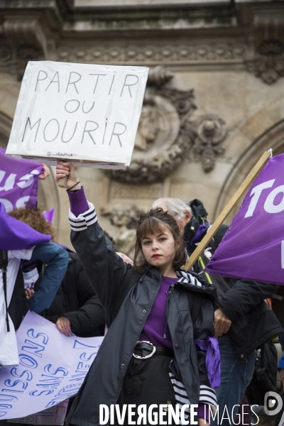 Manifestation contre les féminicides et les violences faites aux femmes