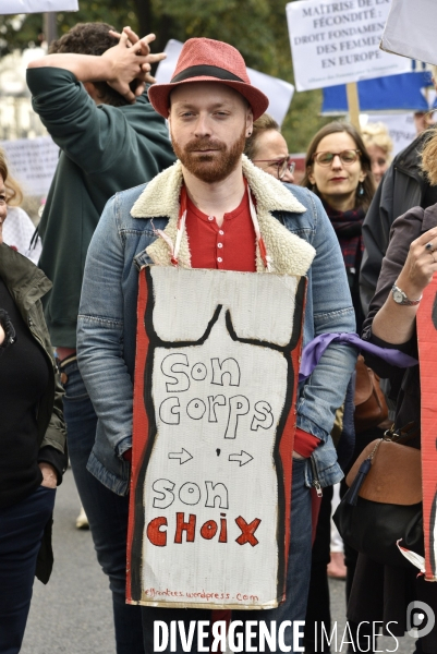 Journée internationale pour le droit à l avortement à Paris. International Day for the Right to Abortion.