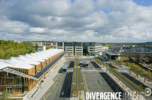 Le siége de Nature et Découvertes dans le nouveau quartier de la gare Versailles Chantiers