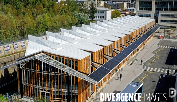 Le siége de Nature et Découvertes dans le nouveau quartier de la gare Versailles Chantiers