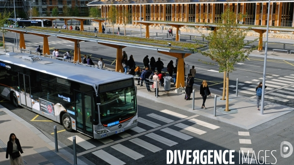 Le siége de Nature et Découvertes dans le nouveau quartier de la gare Versailles Chantiers