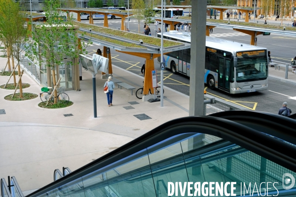 Le siége de Nature et Découvertes dans le nouveau quartier de la gare Versailles Chantiers