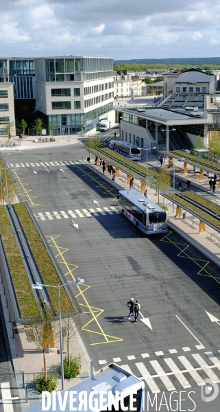 Le siége de Nature et Découvertes dans le nouveau quartier de la gare Versailles Chantiers