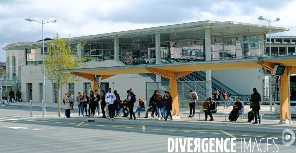 Le siége de Nature et Découvertes dans le nouveau quartier de la gare Versailles Chantiers