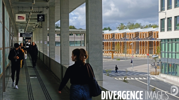 Le siége de Nature et Découvertes dans le nouveau quartier de la gare Versailles Chantiers