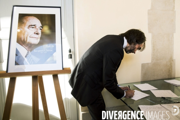 Hommage national populaire au président Jacques Chirac aux Invalides.