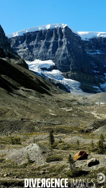 Glaciers, chutes, fleuves et lacs dans les Rocheuses canadiennes